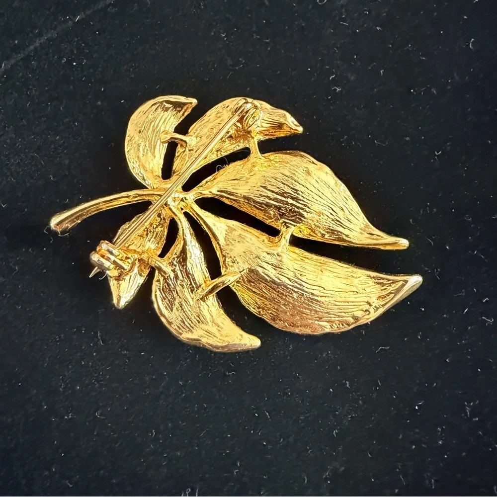 Vintage Art Deco Gold Tone Leaf Brooch Banana Leaf Style
